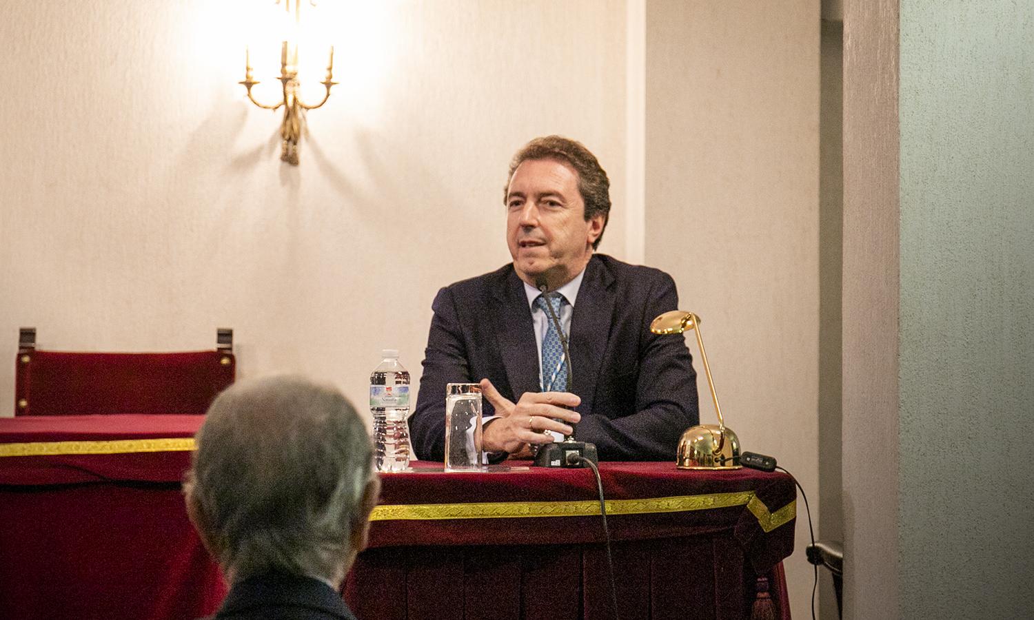 Juan Carlos Durán Alonso, durante la presentación de Dionisio Romero Comella